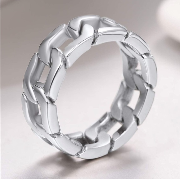 ✨SALE✨18k Cuban Link Ring - Picture 2 of 3